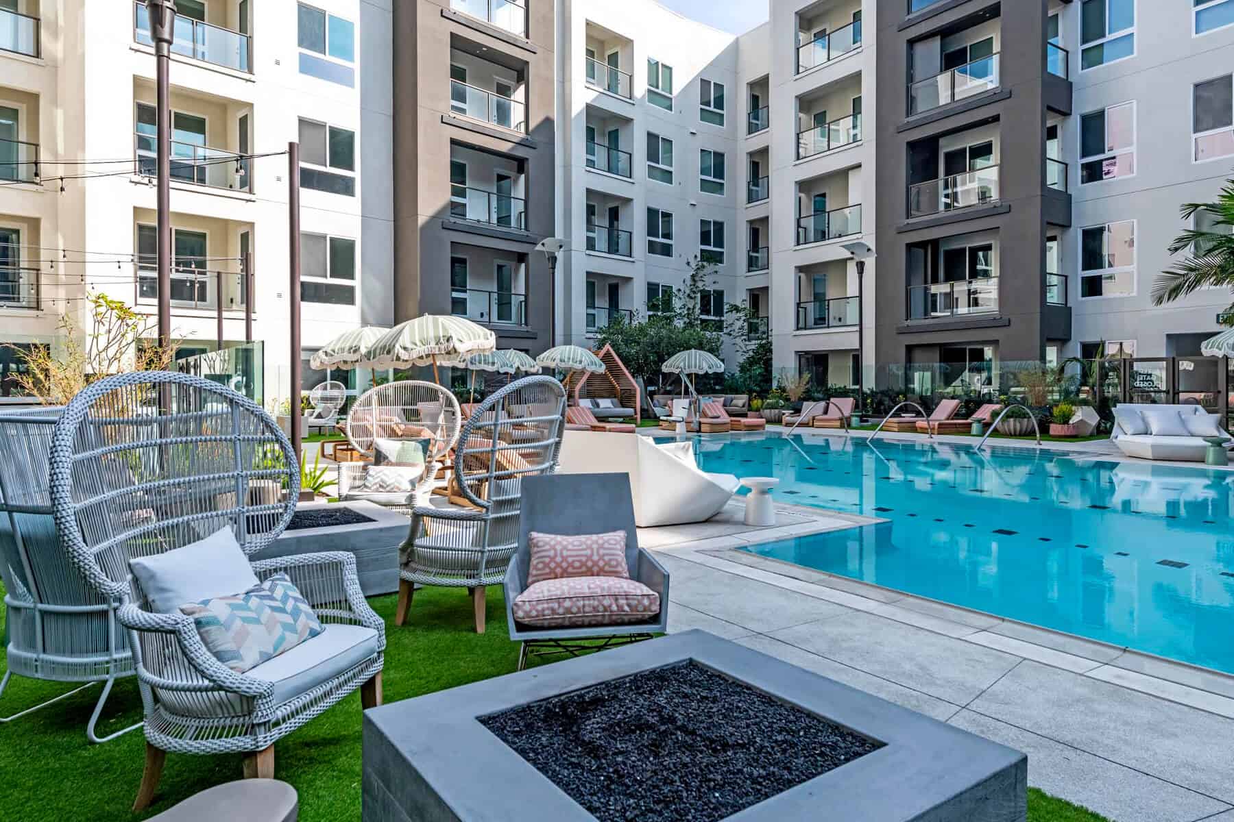 Image showcasing Exquisite Urban Apartment Interiors: Elevating Modern Living - rac